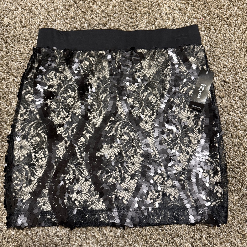 IZByer skirt NWT